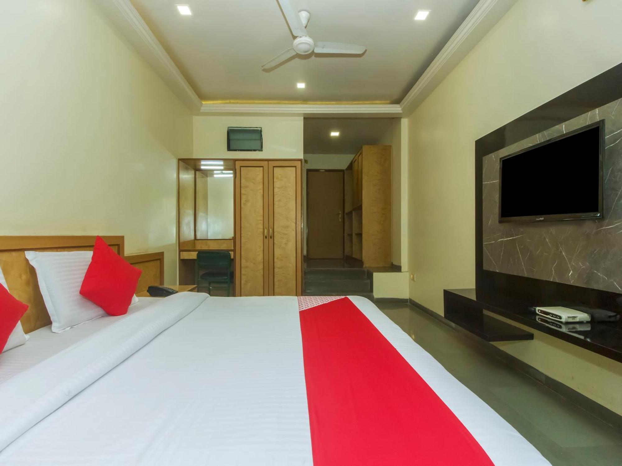 Hotel New Uttam Hira Palace Nashik Ngoại thất bức ảnh