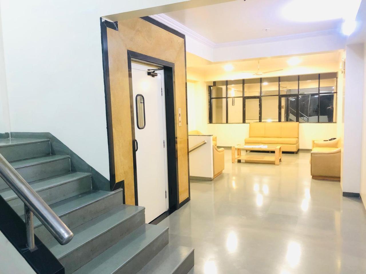 Hotel New Uttam Hira Palace Nashik Ngoại thất bức ảnh